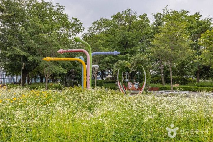 인천항 갑문 여행 추천 - 메고지고
