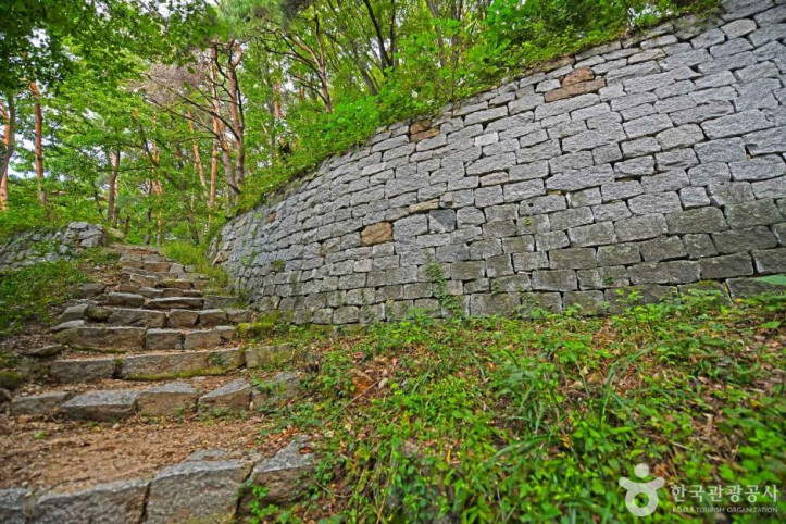 춘천봉의산성 여행 추천 - 메고지고