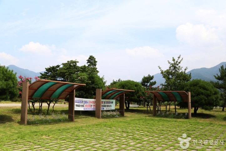 달무리수변공원 여행 추천 - 메고지고
