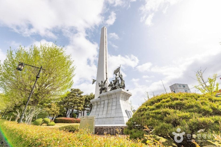 충렬탑(부산) 여행 추천 - 메고지고