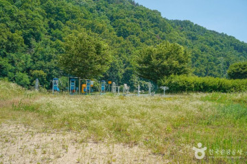 금시당유원지 여행 추천 - 메고지고