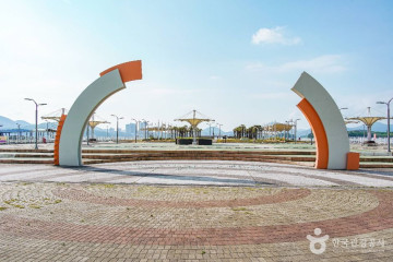 국동항수변공원 여행 추천 - 메고지고