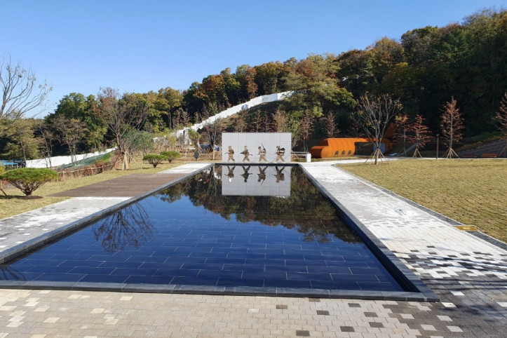 오산 죽미령 평화공원 여행 추천 - 메고지고