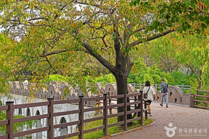 만석거공원 여행 추천 - 메고지고