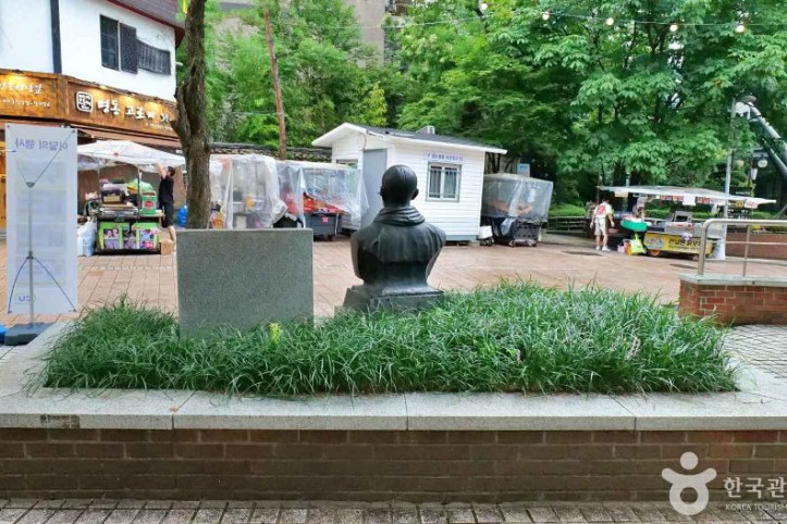 우당 이회영 선생 흉상 여행 추천 - 메고지고