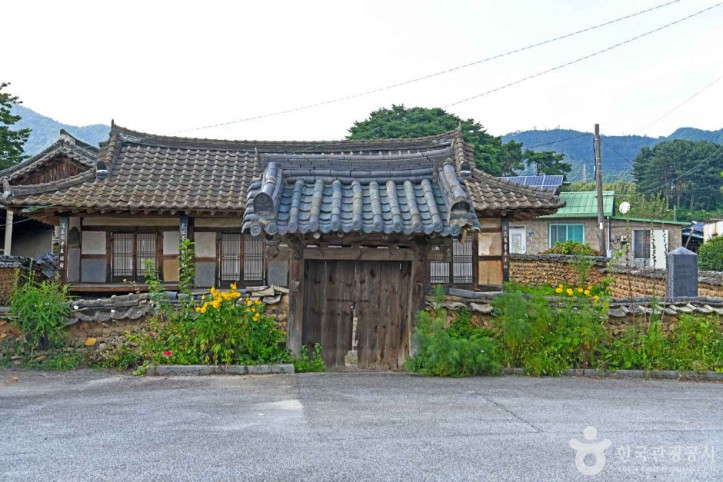 덕암서원(임실) 여행 추천 - 메고지고