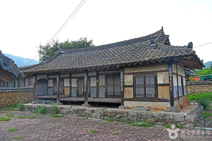 덕암서원(임실) 여행 추천 - 메고지고