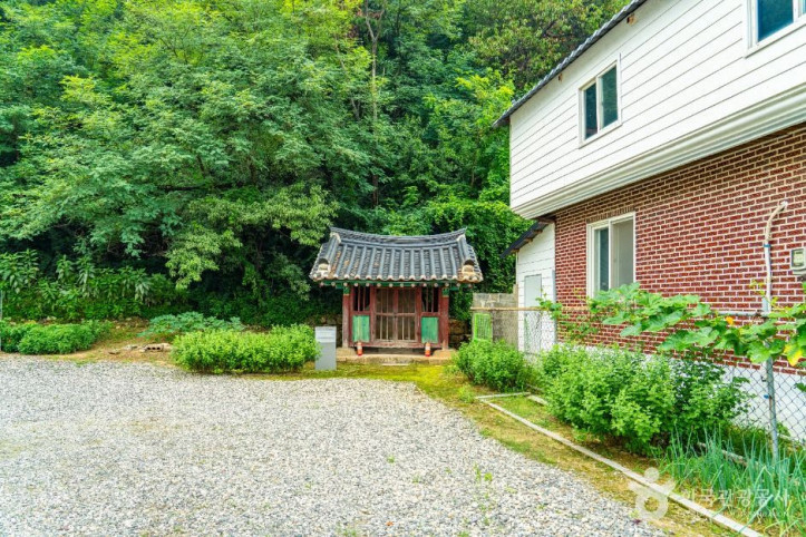 죽산 두현리 석조삼존불입상 여행 추천 - 메고지고