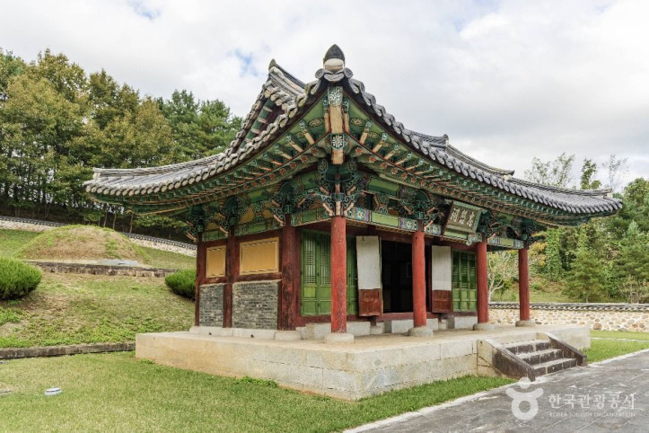 김시민장군 충민사 여행 추천 - 메고지고