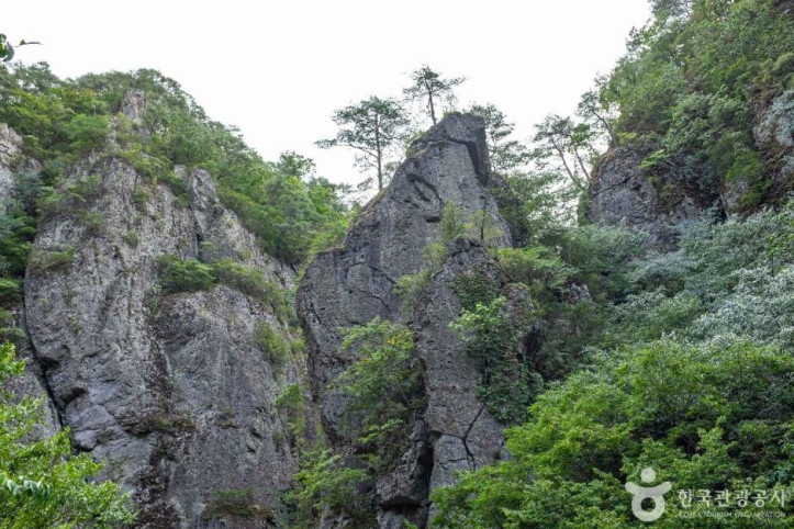기암 단애 여행 추천 - 메고지고