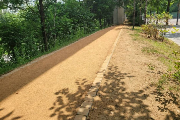 경기도청북부청사역 하부 맨발황톳길 여행 추천 - 메고지고
