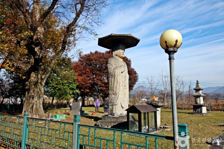 충주 원평리 석조여래입상 여행 추천 - 메고지고