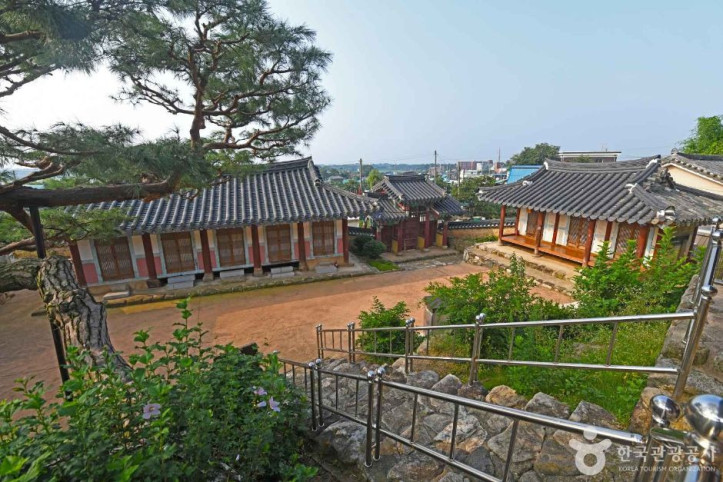 만경향교 여행 추천 - 메고지고