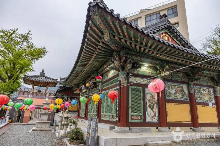 연등사(부산) 여행 추천 - 메고지고