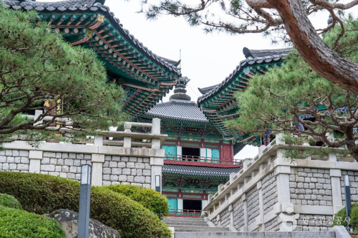 보탑사(진천) 여행 추천 - 메고지고