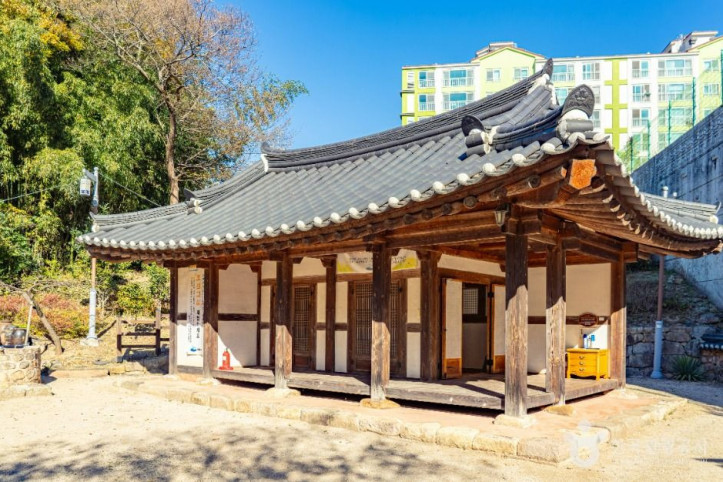 이충무공자당기거지 여행 추천 - 메고지고
