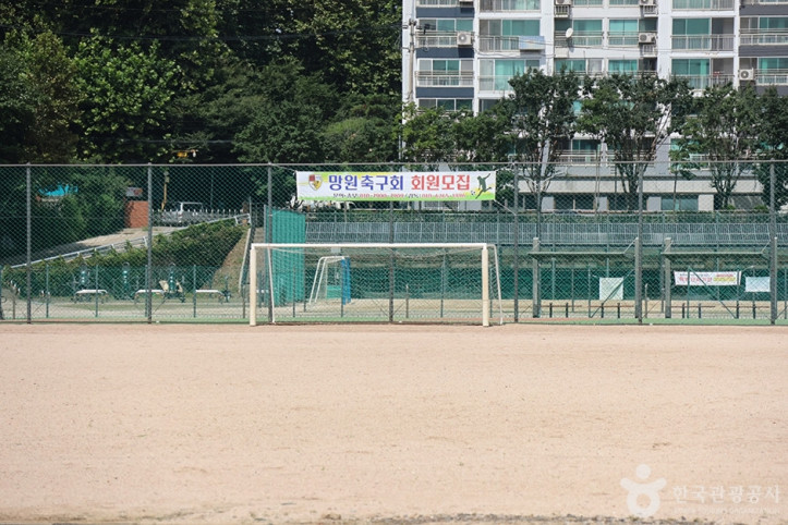 망원유수지체육공원 여행 추천 - 메고지고