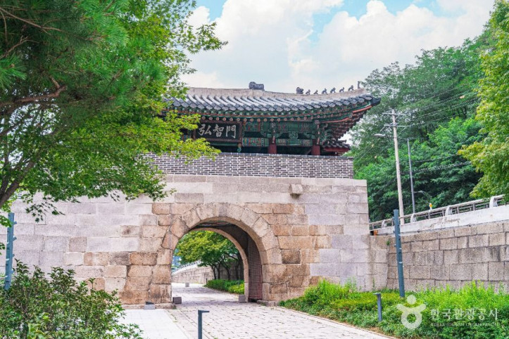 홍지문 및 탕춘대성 여행 추천 - 메고지고