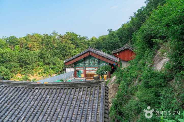 봉국사(서울) 여행 추천 - 메고지고