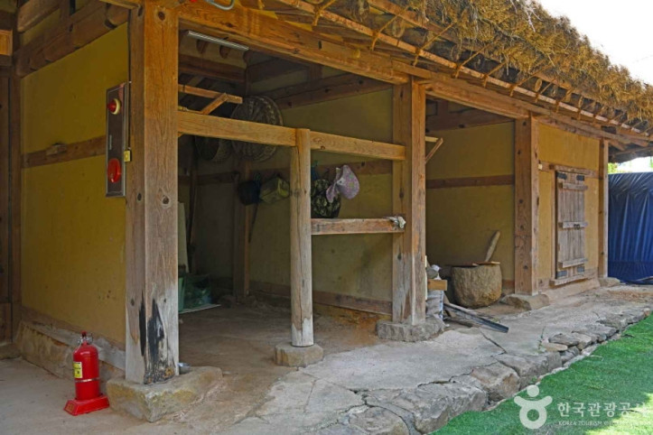 음성 공산정 고택 여행 추천 - 메고지고