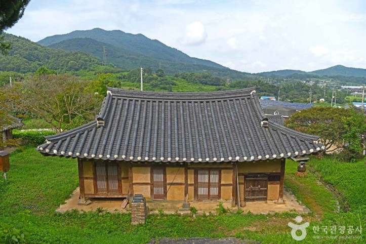 동죽서원 여행 추천 - 메고지고