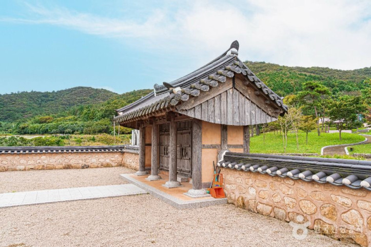 배중손 사당 여행 추천 - 메고지고