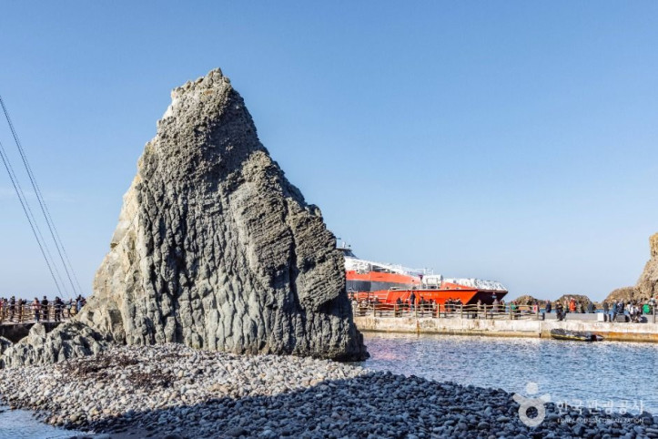 숫돌바위 (울릉도, 독도 국가지질공원) 여행 추천 - 메고지고