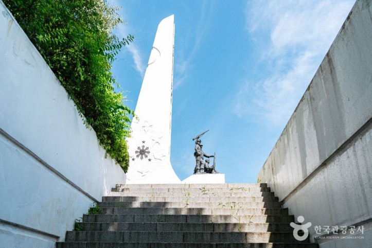 필리핀군 참전기념비 여행 추천 - 메고지고