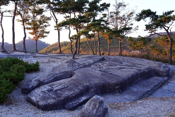 운주사 층상응회암 (무등산권 국가지질공원) 여행 추천 - 메고지고