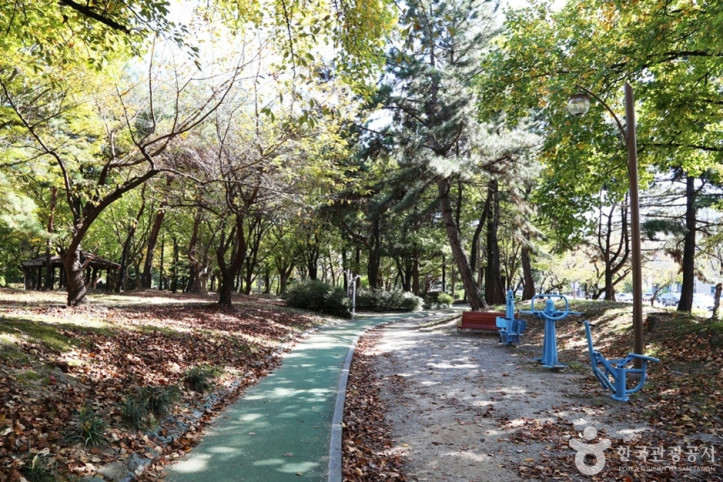 창원 중앙체육공원 여행 추천 - 메고지고