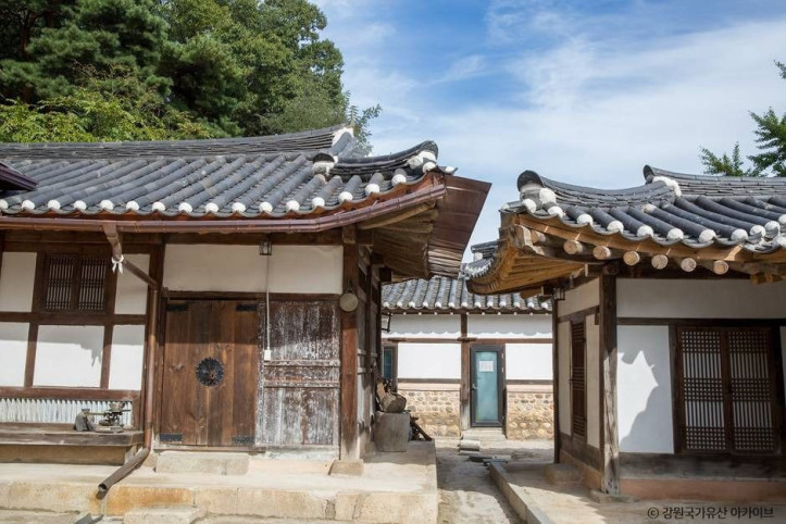 춘천김정은가옥 여행 추천 - 메고지고