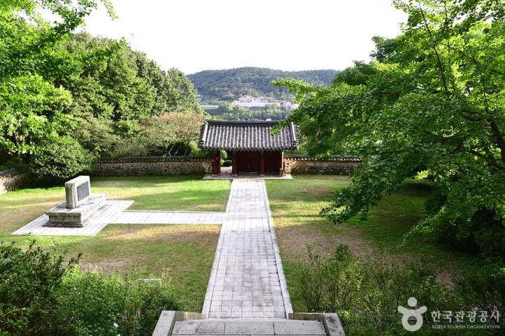 여수 충민사 여행 추천 - 메고지고