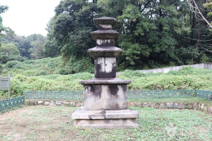 신창리삼층석탑 여행 추천 - 메고지고