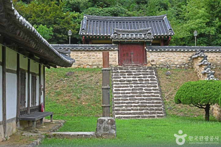 황강 영당 및 수암사 여행 추천 - 메고지고