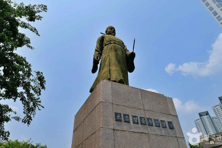 정몽주 동상 여행 추천 - 메고지고