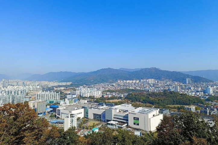 흥부암(김해) 여행 추천 - 메고지고