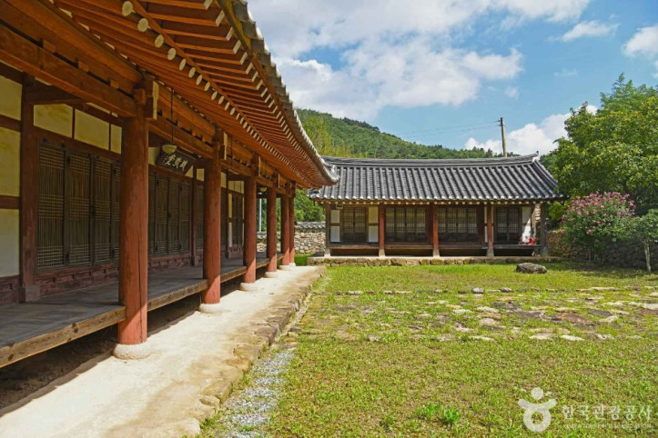 봉암서원 (장성) 여행 추천 - 메고지고