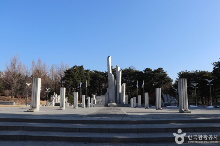 수원 현충탑 여행 추천 - 메고지고