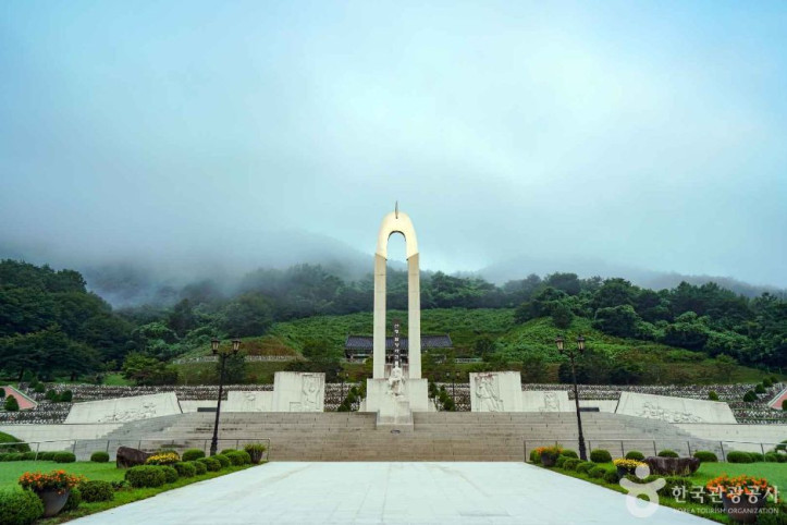 산청·함양사건 추모공원 여행 추천 - 메고지고