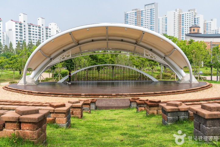 도솔광장 여행 추천 - 메고지고