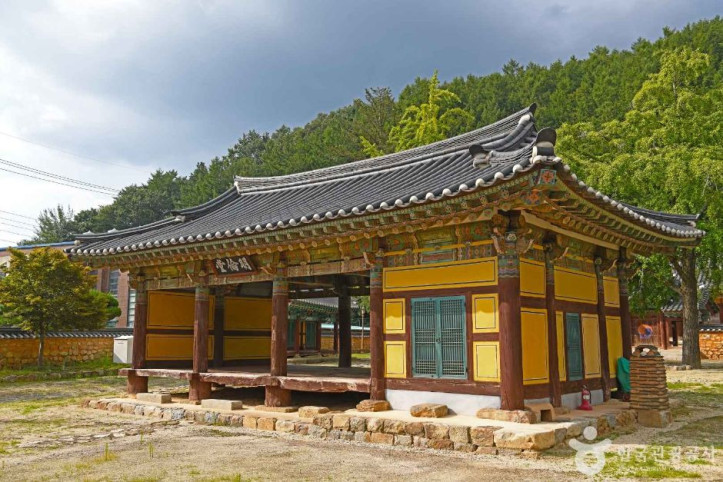 장수향교 여행 추천 - 메고지고