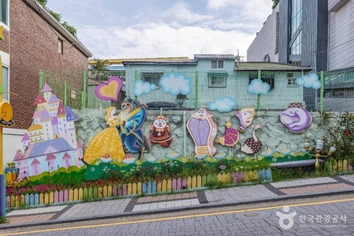 송월동 동화마을 여행 추천 - 메고지고