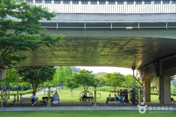 국립신암선열공원 여행 추천 - 메고지고