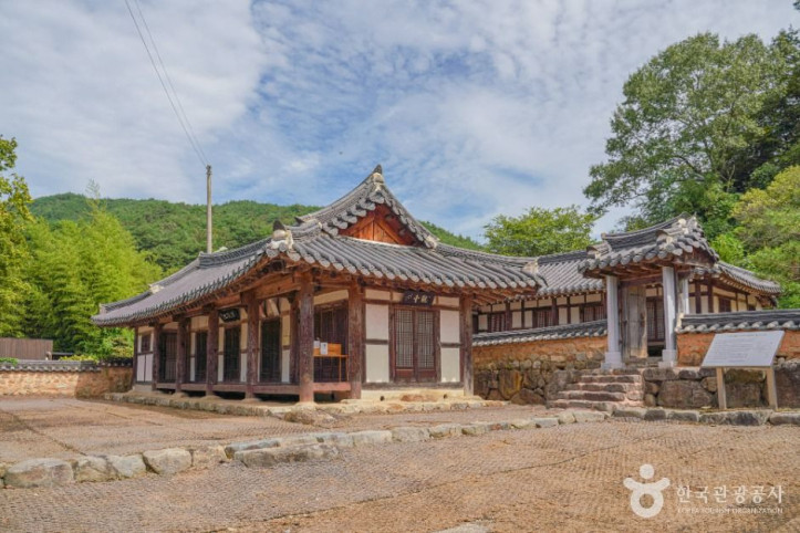 송재 서재필선생 생가와 기념공원 여행 추천 - 메고지고