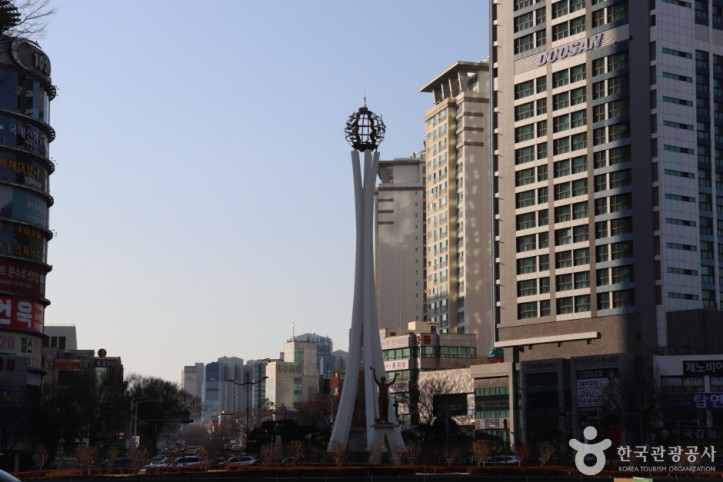 공업탑 여행 추천 - 메고지고