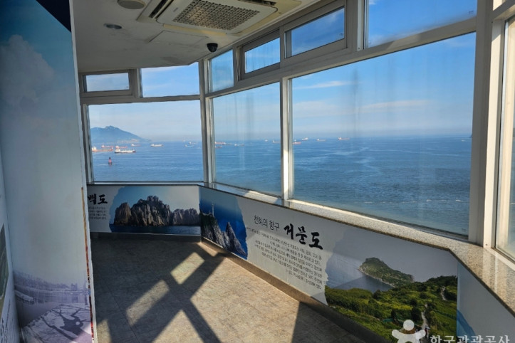 오동도 등대 여행 추천 - 메고지고
