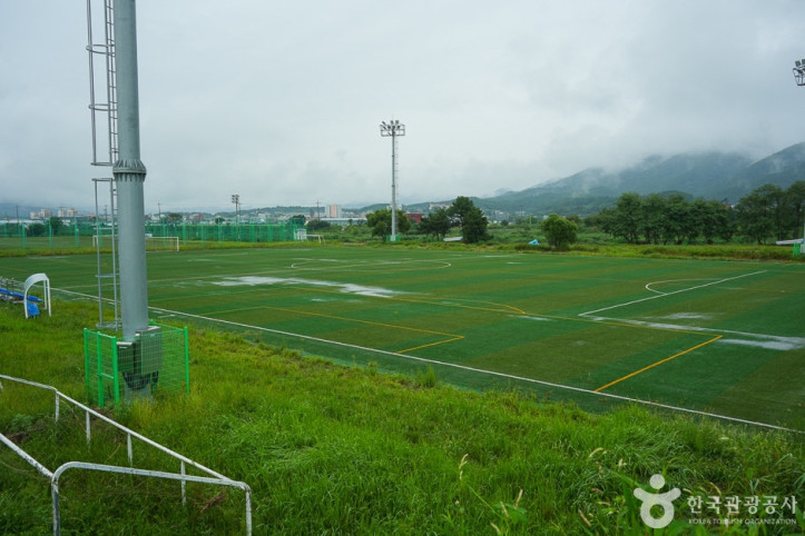 웅천체육공원 여행 추천 - 메고지고