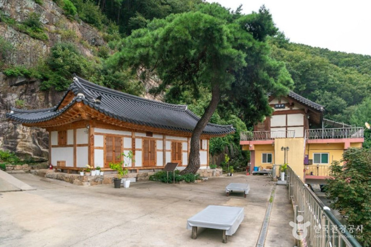 신흥사(충주) 여행 추천 - 메고지고