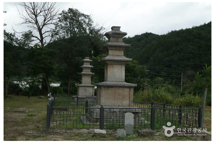 봉화 서동리 동ㆍ서 삼층석탑 여행 추천 - 메고지고