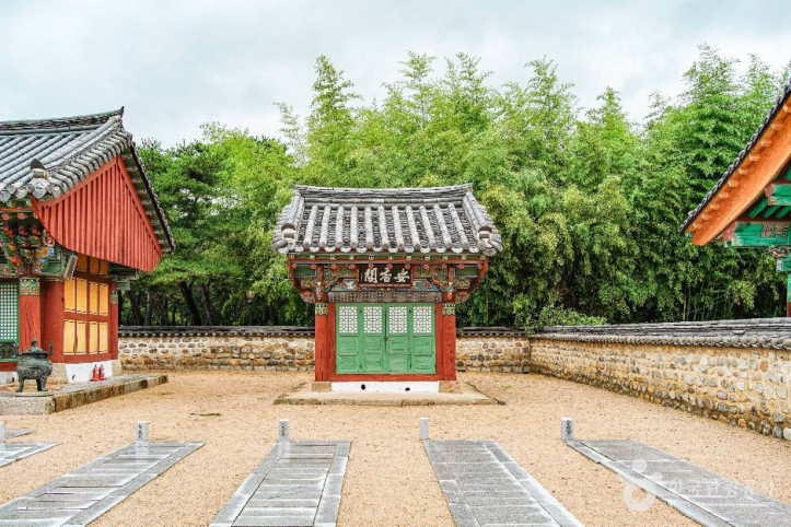 김해수로왕릉 여행 추천 - 메고지고